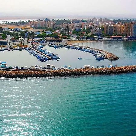 Charmers Sea View Flat * لارنكا